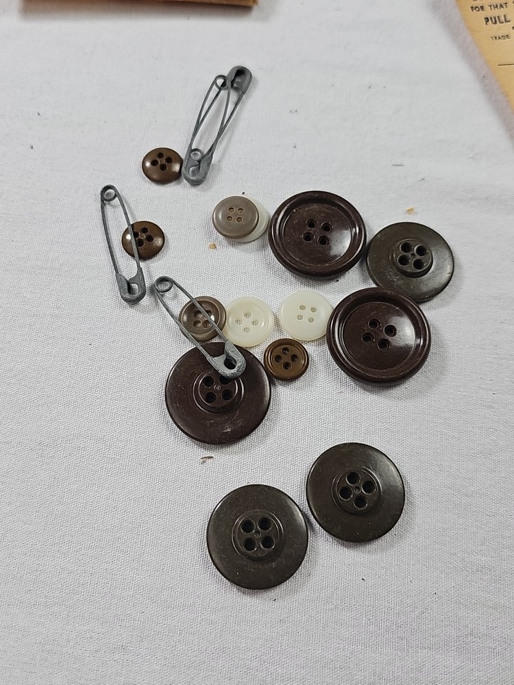 WWII American Red Cross Sewing Kit Needles, Thread, Buttons, Instruct E-Z Thread