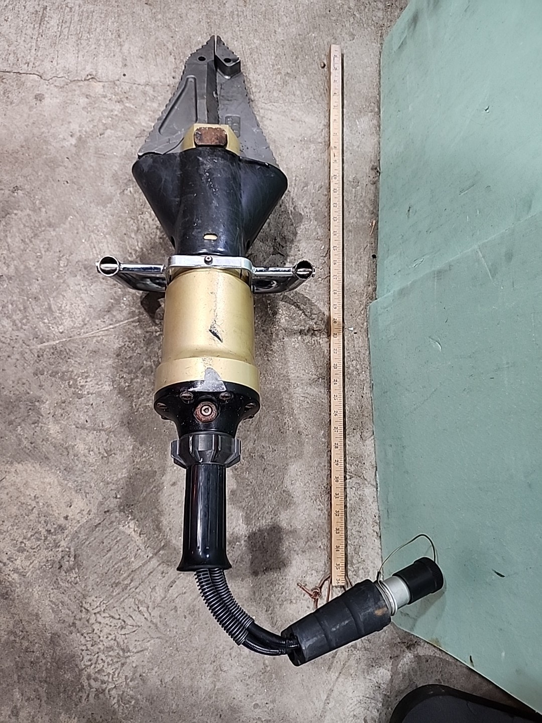 Hurst Hydraulic Jaws of Life Combi Tool Spreader / Cutter w/ Quick Connect Used