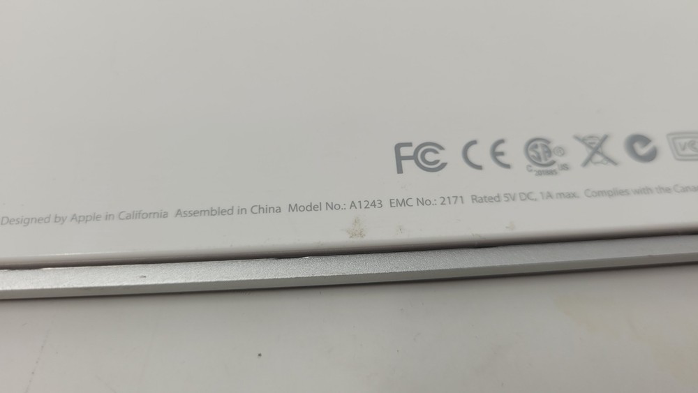 Apple A1243 Wired USB Slim Keyboard