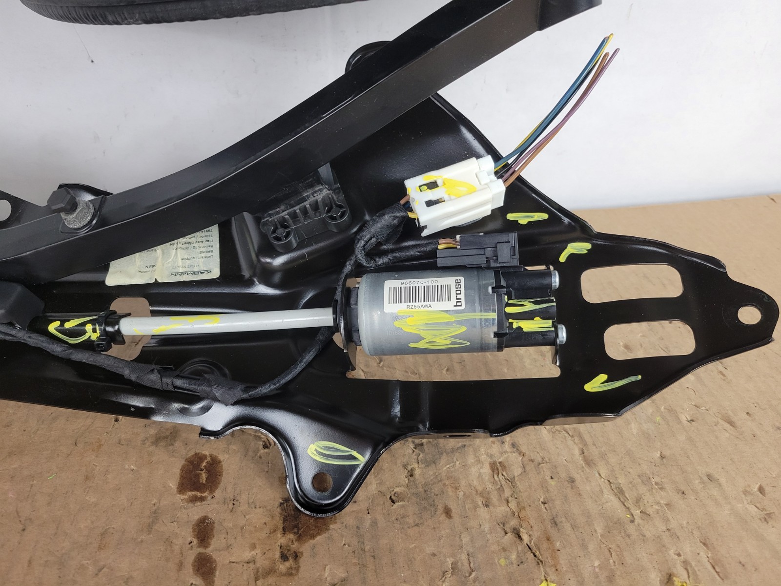 2009-2013 INFINITI G37 Convertible Top PASSENGER SIDE FOLDING PARCEL SHELF FLAP