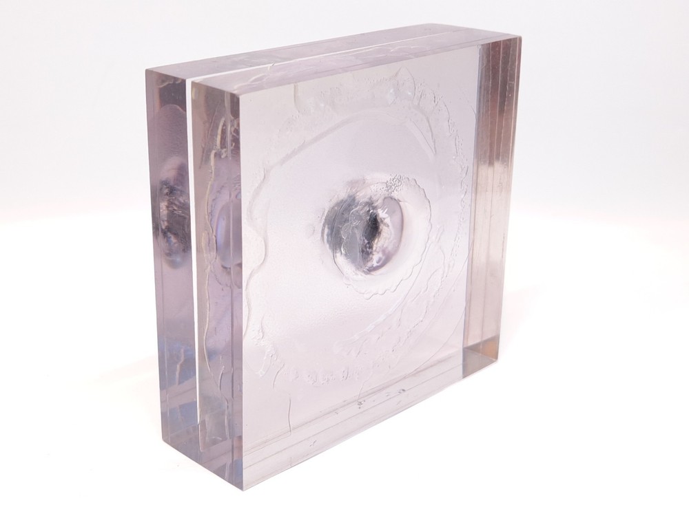 LEXGARD LAMINATE SHEET BULLETPROOF GLASS BALLISTIC TESTING SAMPLE WITH STAND