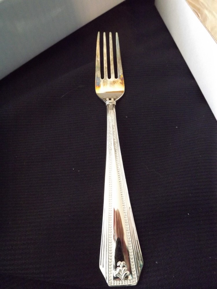 new 20pc SILVER PLATED FLATWARE SET 4-PLACE SETTINGS REGENT SQUARE 2 sets avail