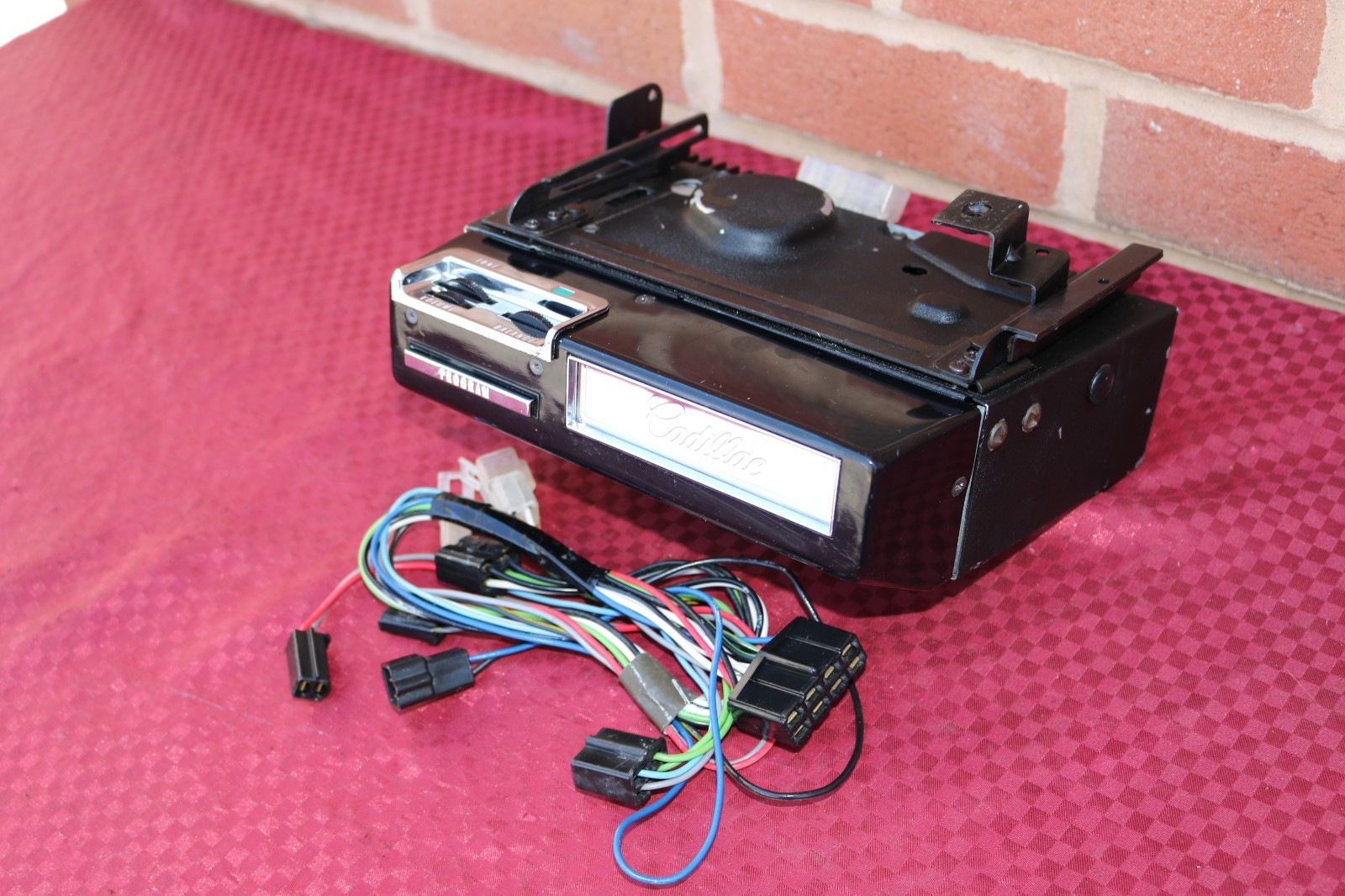 69 1969 CADILLAC STEREO UNDER DASH 8 TRACK PLAYER DELCO 95CT411