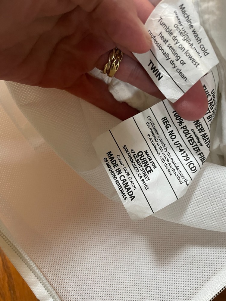 NWT QUINCE PREMIUM DOWN ALTERNATIVE COMFORTER TWIN INSERT LIGHTWEIGHT RET $100