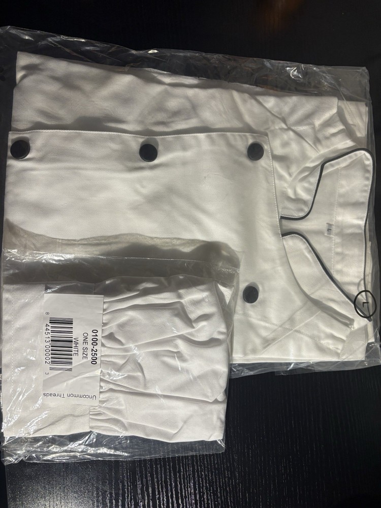 Steak ‘n Shake Uncommon Chef Coat ,hat ,apron White(LARGE)