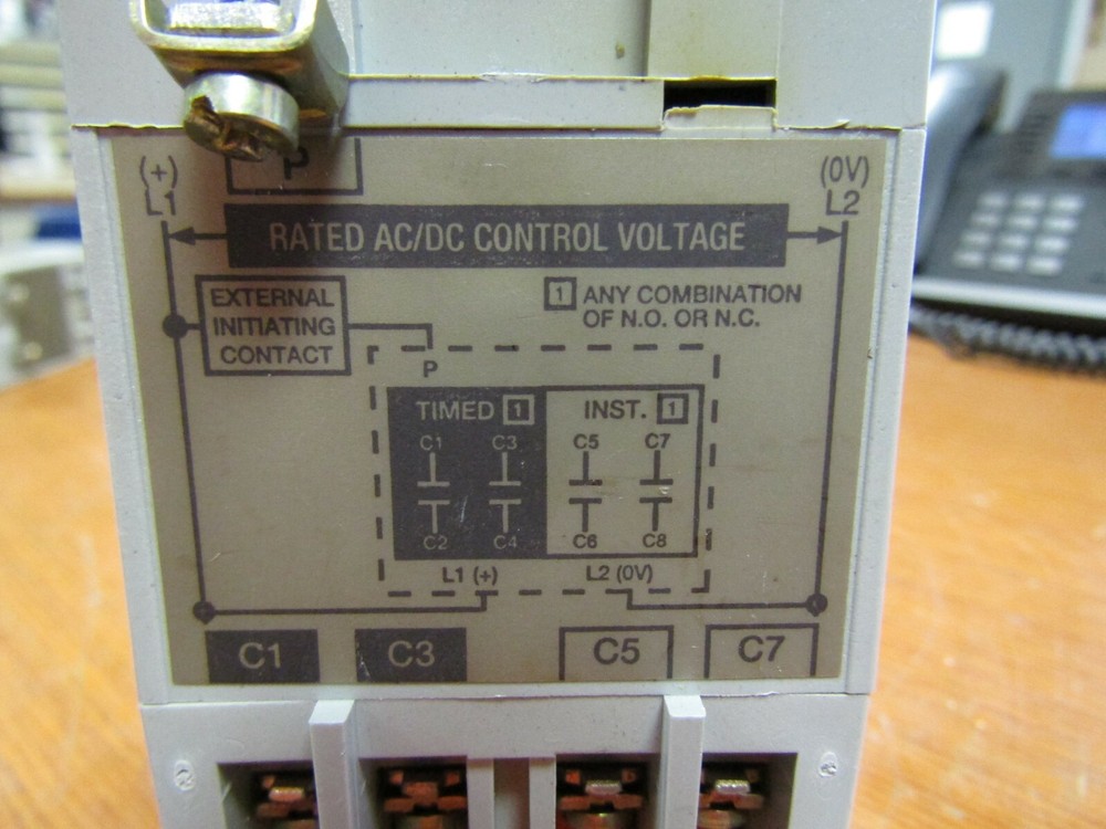 👀 ALLEN BRADLEY RTC SOLID STATE TIMER RELAY 110/120 VAC 120 VDC 700-RTC02200U1