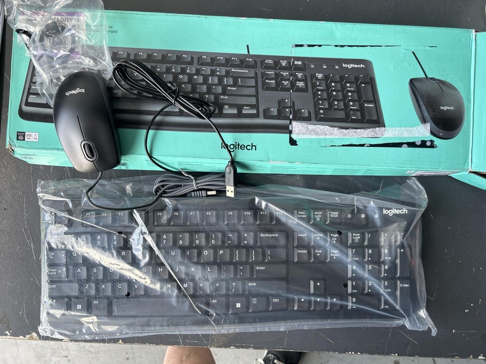 Logitech MK120 Wired Keyboard & Mouse Combo for Windows, Optical Wired Mouse, Fu