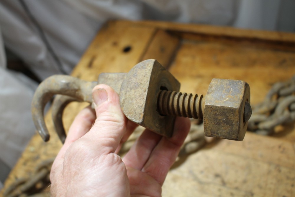 Mueller B100 TOOLING, tapping tool accessories, claw clamps