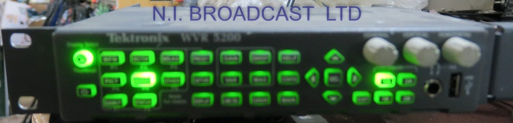 Tektronix wvr5200 waveform vector scope in 1half rack. (rasterizer, DVI output)