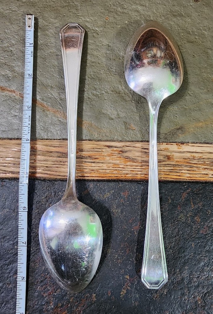 LOT OF 2 c1923 MAYFAIR 🎡🎠 PATTERN SILVERPLATED TABLE SERVING SPOONS 🥄🥄