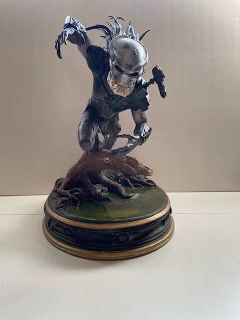 Sideshow Collectibles Predator Berserker Statue, Standard Edition, Complete Mode