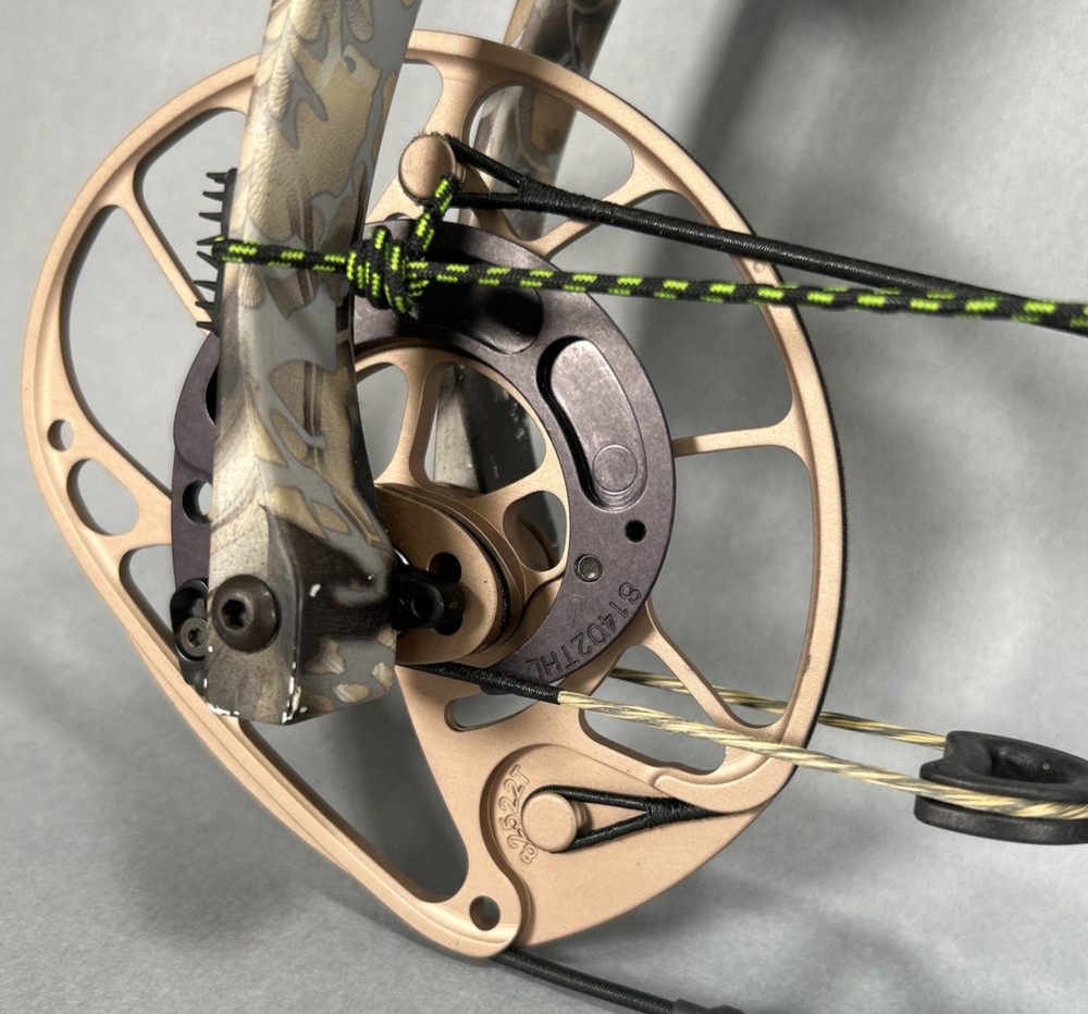 PSE Bow Mach 34 EC2 - Right Hand - W/Extras