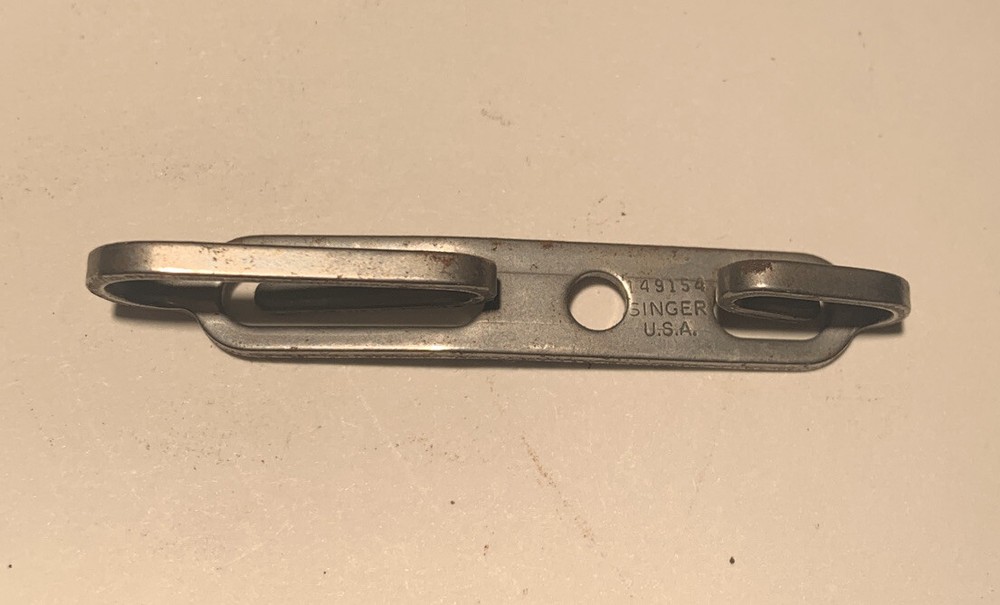 *NOS* 149154-SINGER-THREAD GUIDE-FOR SEWING MACHINES