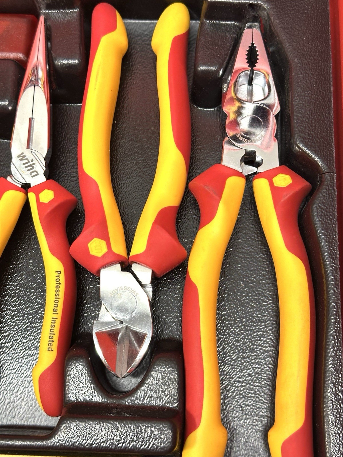 WIHA 80 Piece Master Electrician’s Insulated Tool Set in Rolling Hard Case NICE