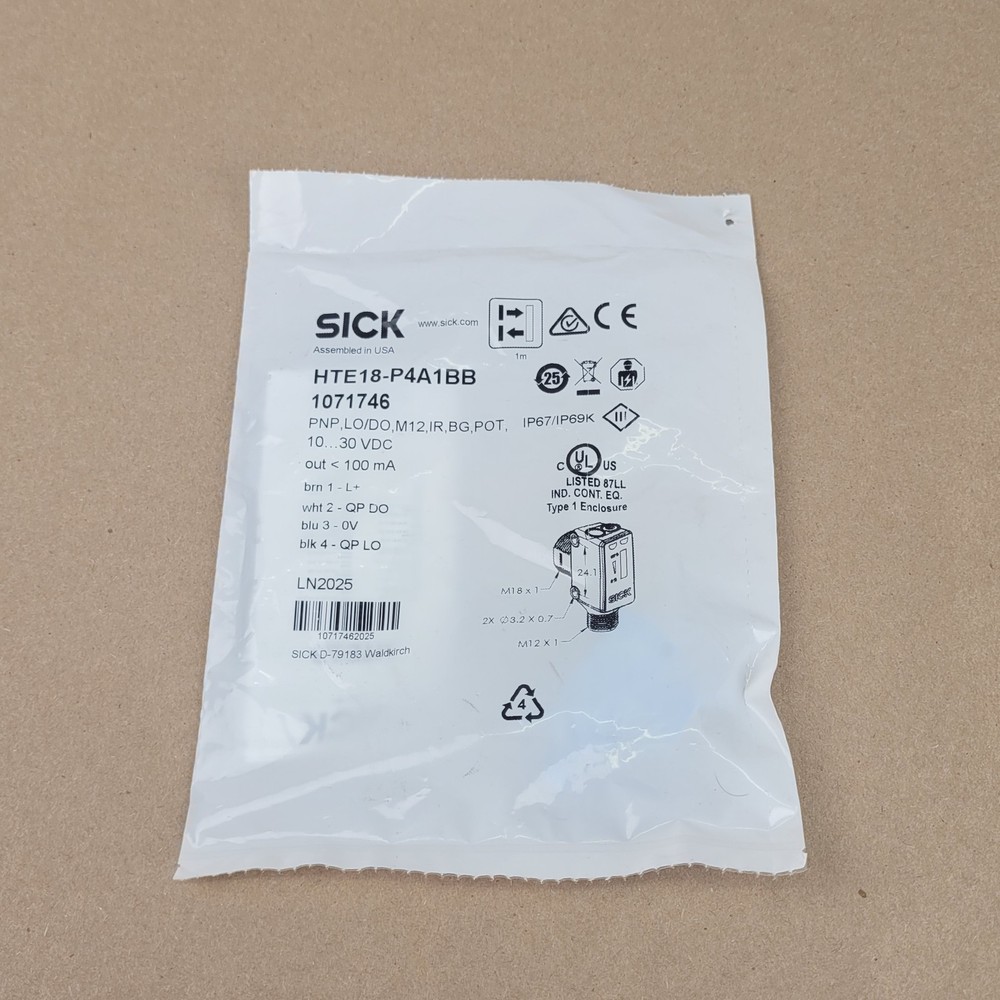 SICK HTE18-P4A1BB Diffuse Reflection Hybrid Photoelectric Sensor - NEW