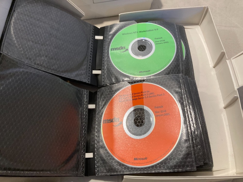 Microsoft Developer Network MSDN Disc Cases Empty Lot of 2 w/ Video Game Disc