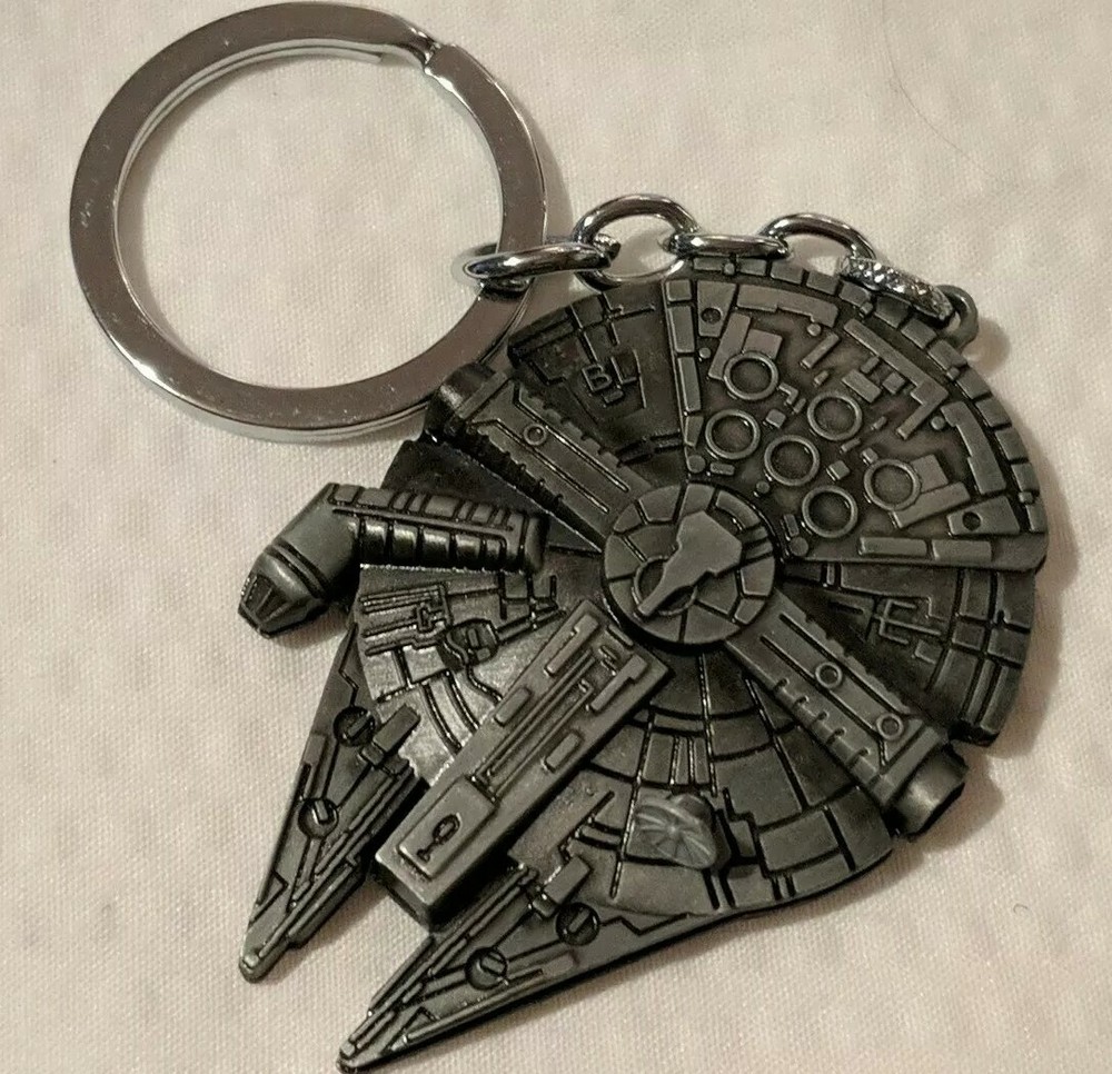 Awesome Star Wars Melennium Falcon Keychain