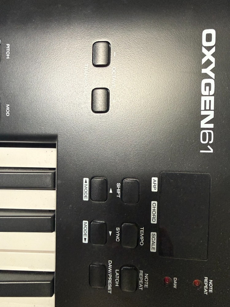 M-Audio OXYGEN 61 USB MIDI Keyboard Controller 8 Touchpads