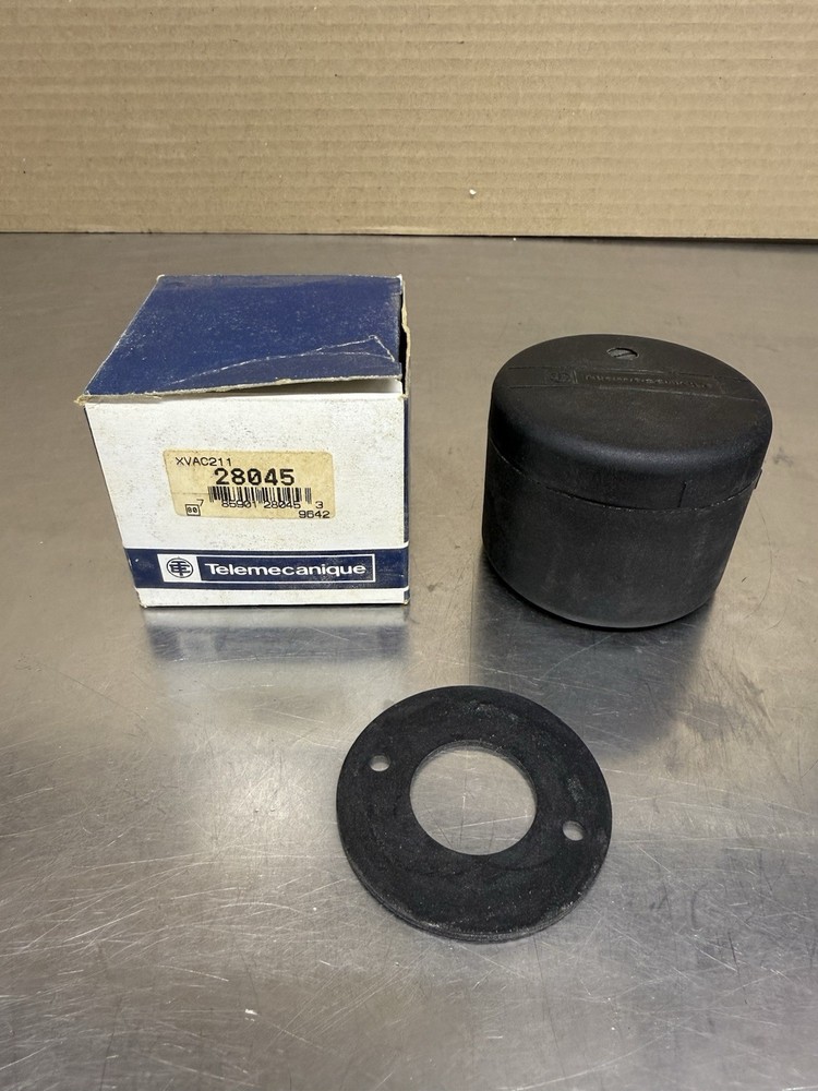Telemecanique XVAC211 Stack Light Base Component 28045 New Old Stock