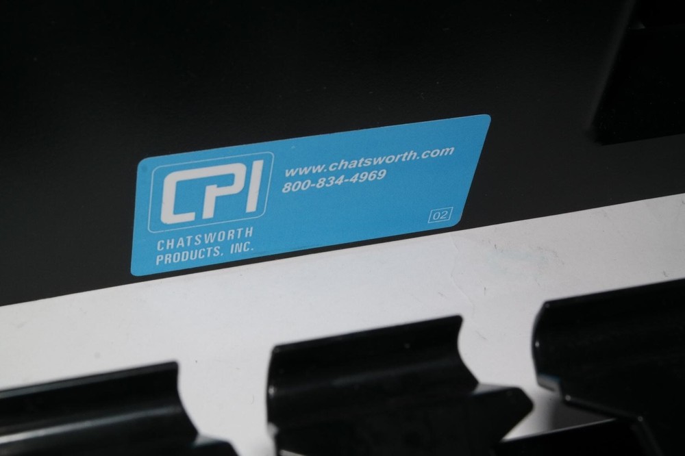 CHATSWORTH UNIVERSAL HORIZONTAL CABLE MANAGER DOUBLESIDED 30529-719 COMPLETE SET