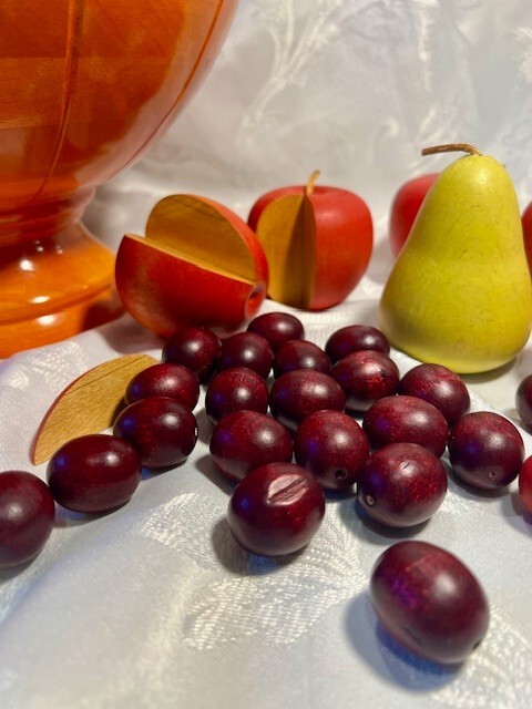 HAND TURNED/CRAFTED WOODEN FRUIT & BERRIES