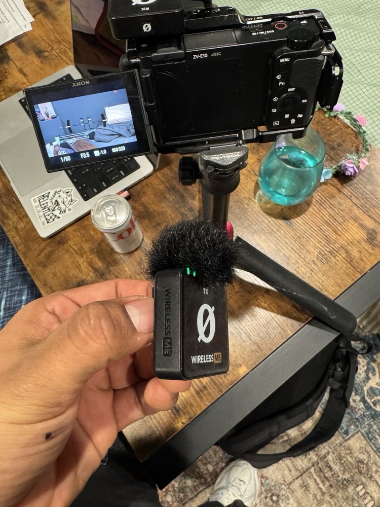RODE wireless me 1 transmitter 1 receiver + wind muff+ magnet chest