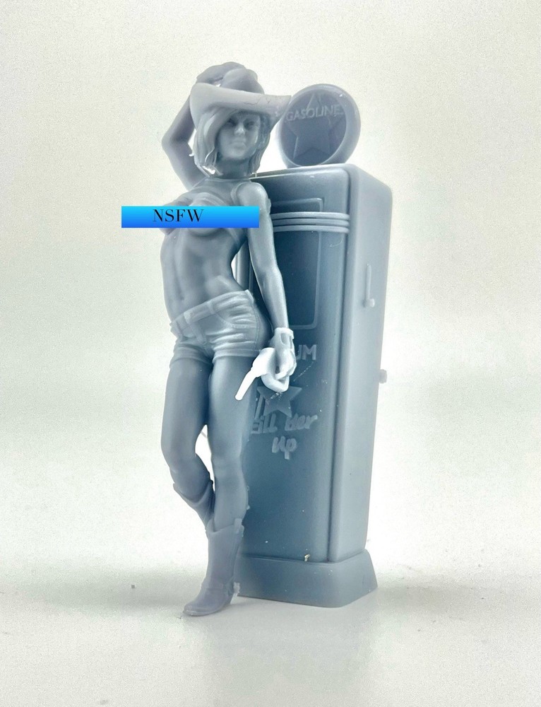Becca And Pump 1/25 Scale