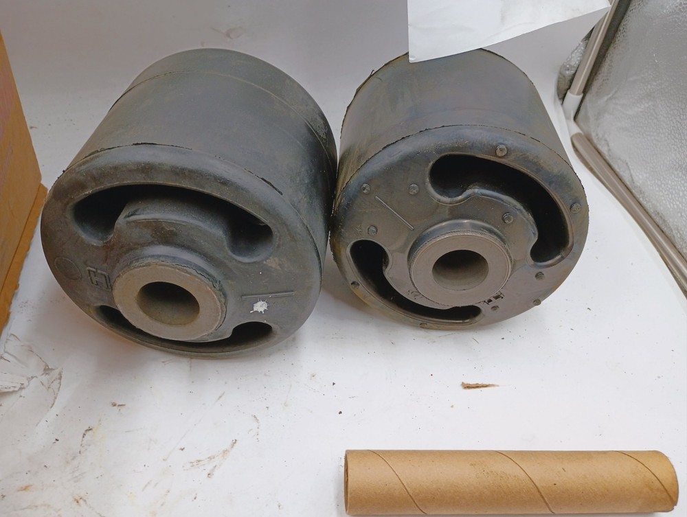 HENDRICKSON EUCLID E-10729A TRI FUNCTION (2) BEAM BUSHINGS QUICK ALIGN