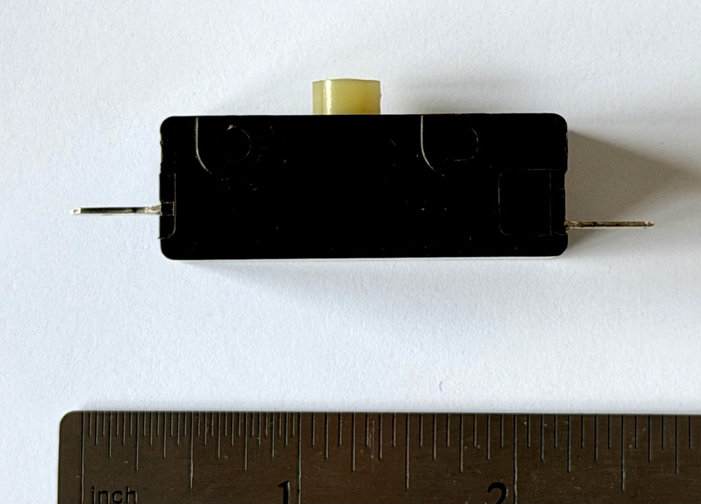 CHERRY E14 25A NORMALLY OPEN SNAP ACTION PUSHBUTTON SWITCH 125/250 VAC