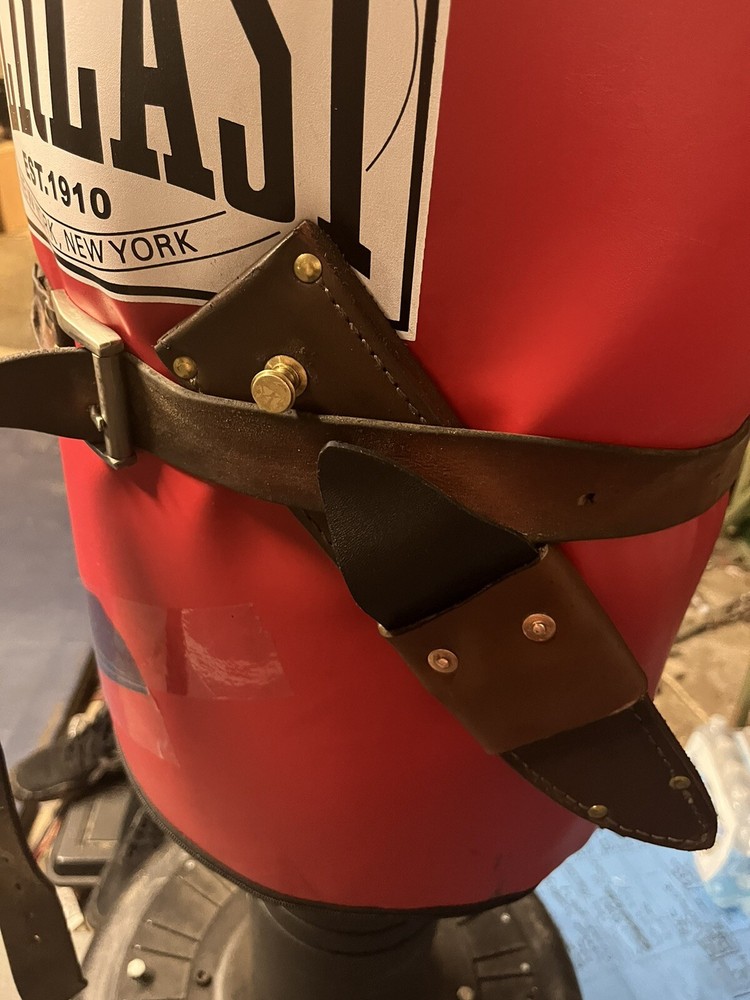 Retention hook/frog only for cold steel laredo bowie