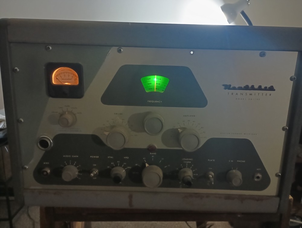 Heathkit DX-100 Vintage Ham Radio Transmitter Powers On HF AM CW