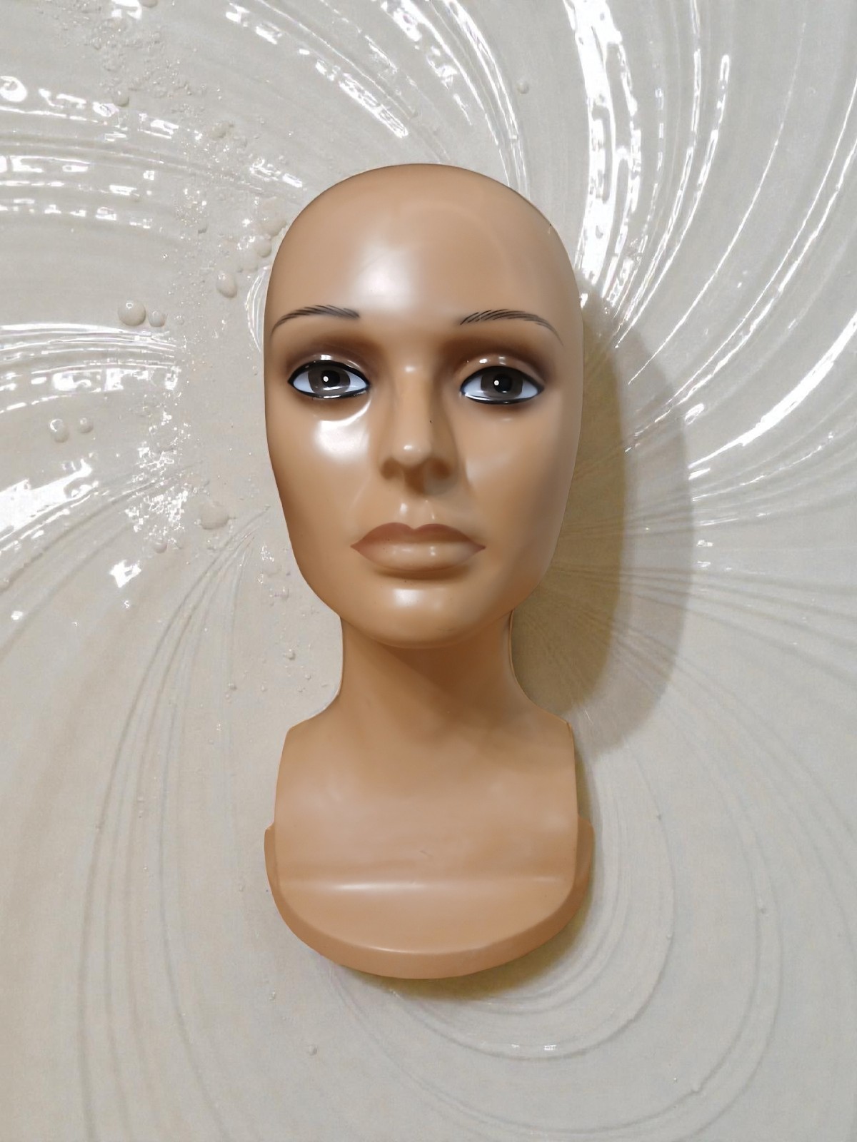 FEMALE MANNEQUIN WIG DISPLAY HEAD. WIG HOLDER. FOAM WIG HEAD