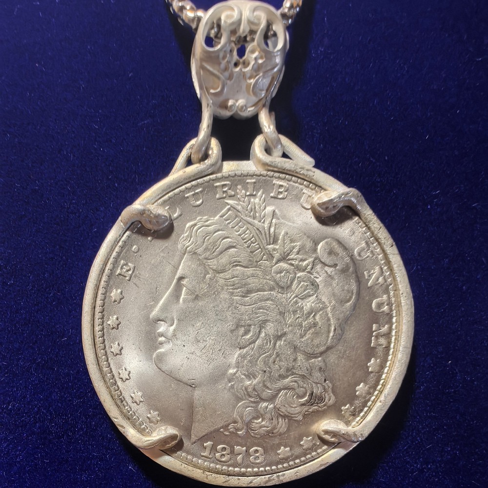 4ps Coin Pendant necklace