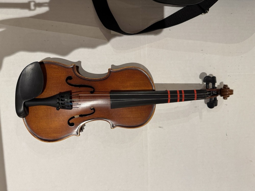 4-Strings 1/8 Violin w/ Backpack Case and Bow.