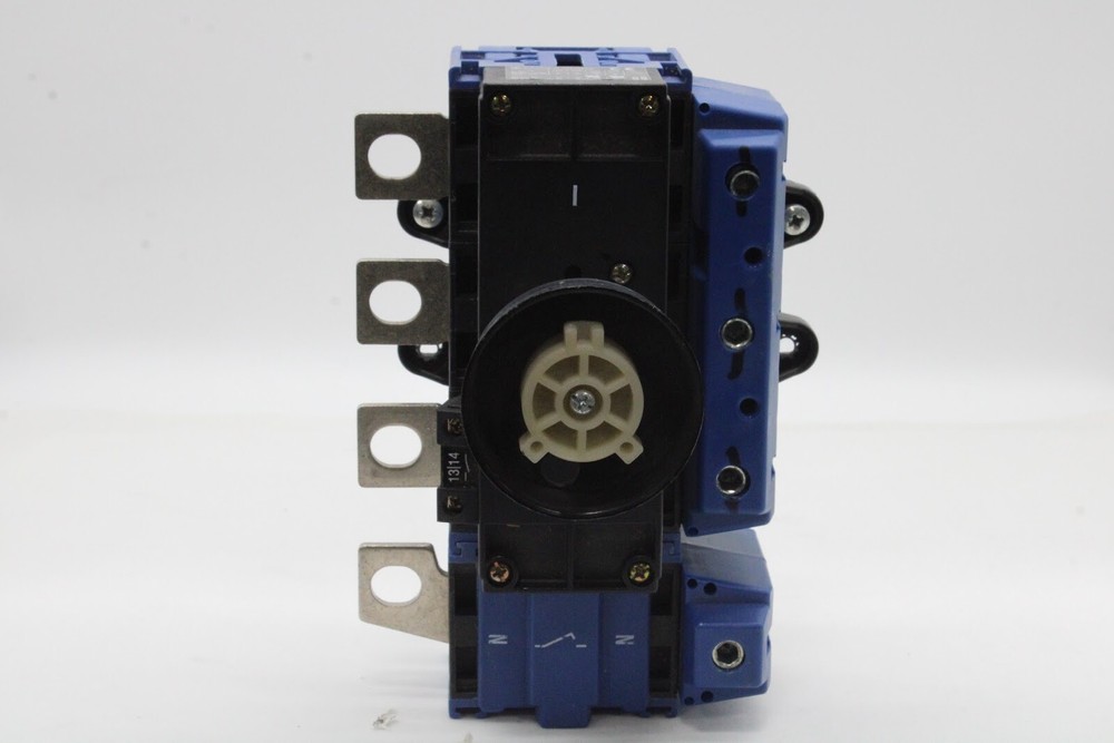 Kraus & Naimer KG252 Disconnect Switch 600V 250A - Missing Front Covers