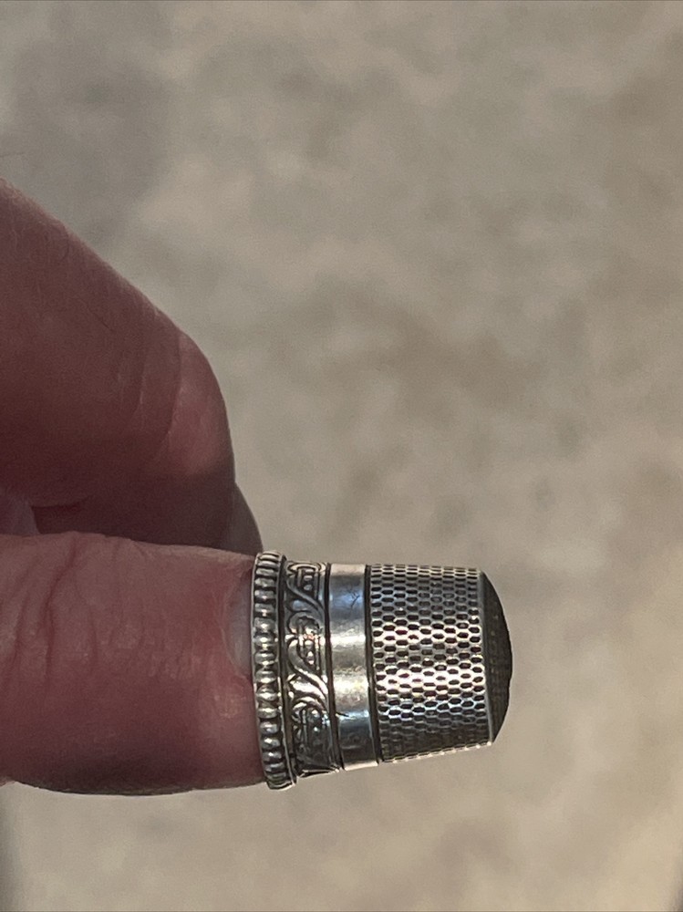 Nice Simons Bros. Sterling Thimble #9