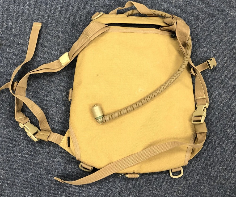 Source 3L Hydration Carrier Desert Tan W/ Bladder
