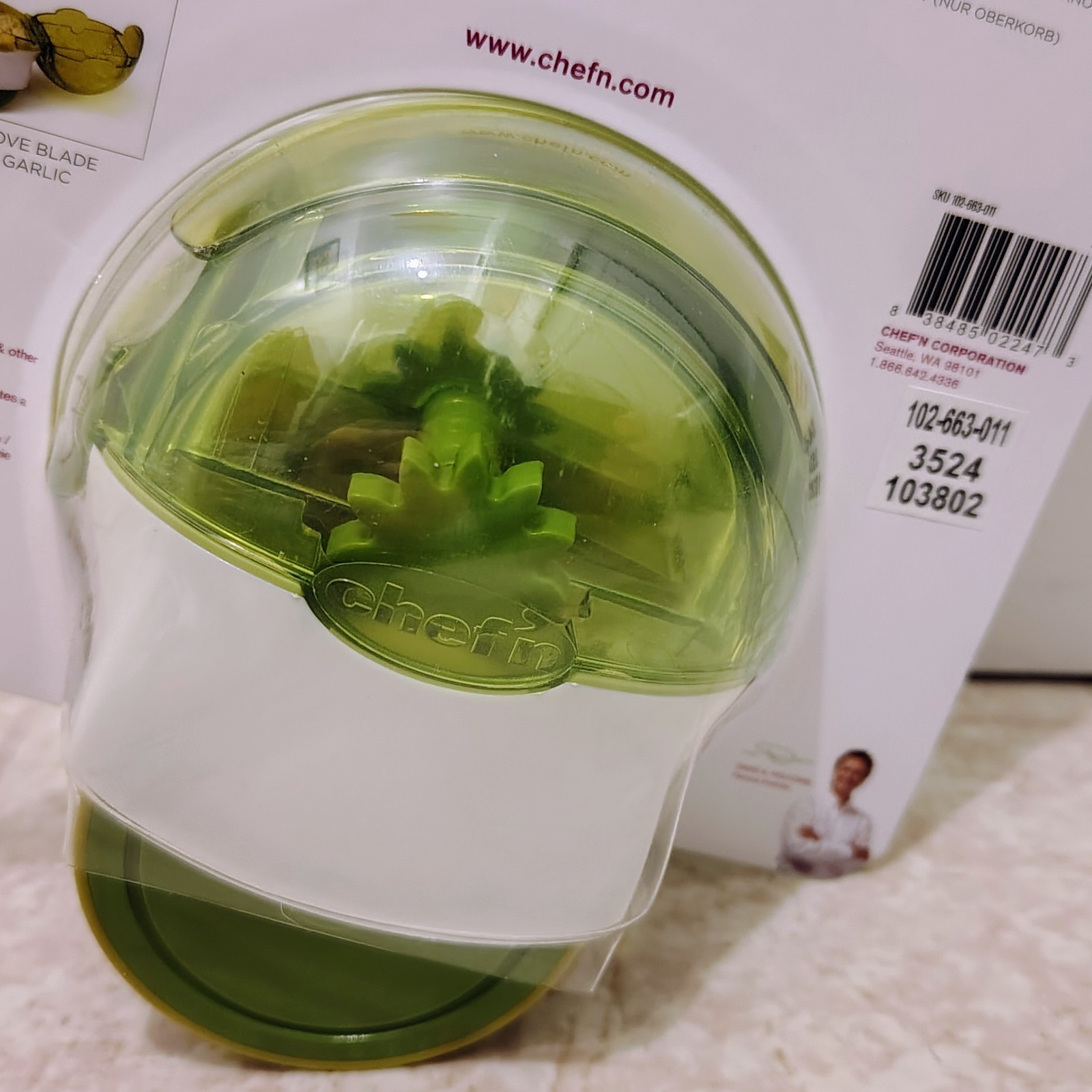 Chef’n GarlicZoom XL Garlic Chopper – Fresh Garlic Mincer – New in Package