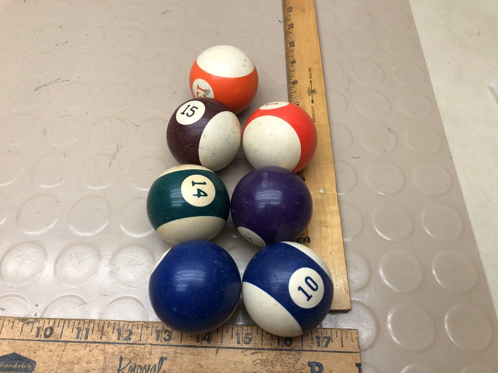 Vintage Pool Billiard Balls - B1