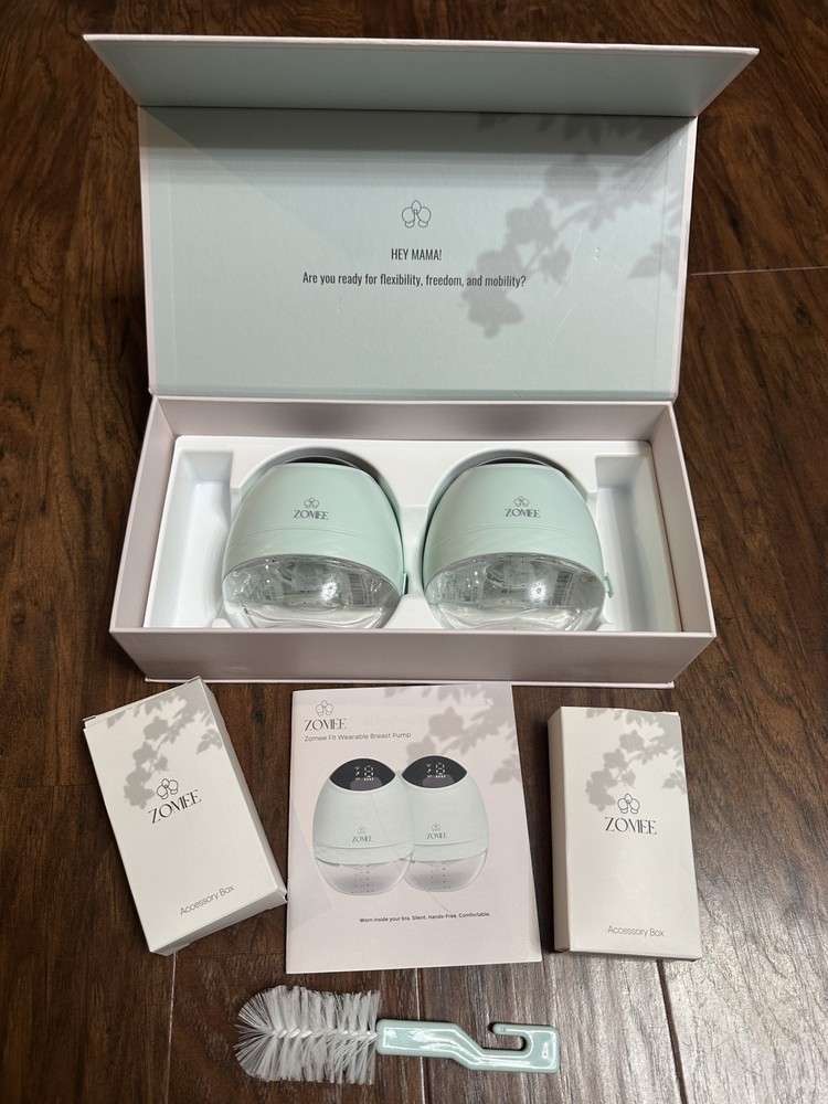 Zomee Wearable Breast Pump - slightly used
