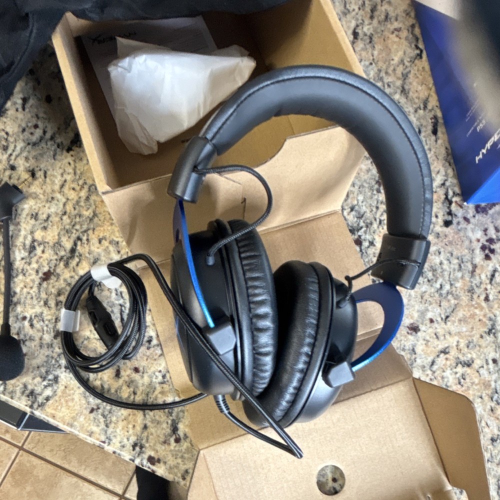 HyperX Cloud Gaming Headset Blue, Detachable Mic, Memory Foam, PS5/PS4