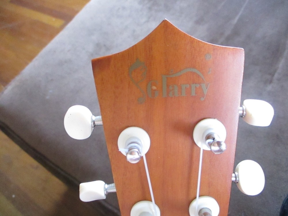 SOPRANO UKELELE, GLARRY UK101, 4 STRING, WITH FABRIC COVER CASE, NICE CONDITION