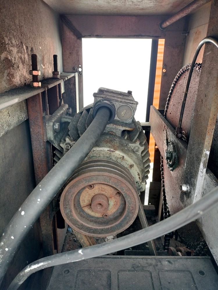 Hollymatic Meat Grinder - Parts Missing