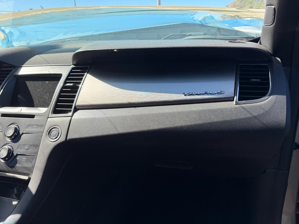 TAURUS 2017 Transmission Shift 104938575