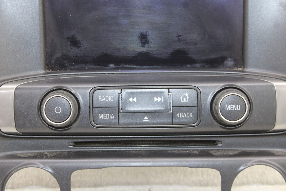RADIO DASH MOUNTED DISPLAY & CONTROL PANEL 8" SCREEN CHEVY SILVERADO 1500 2014