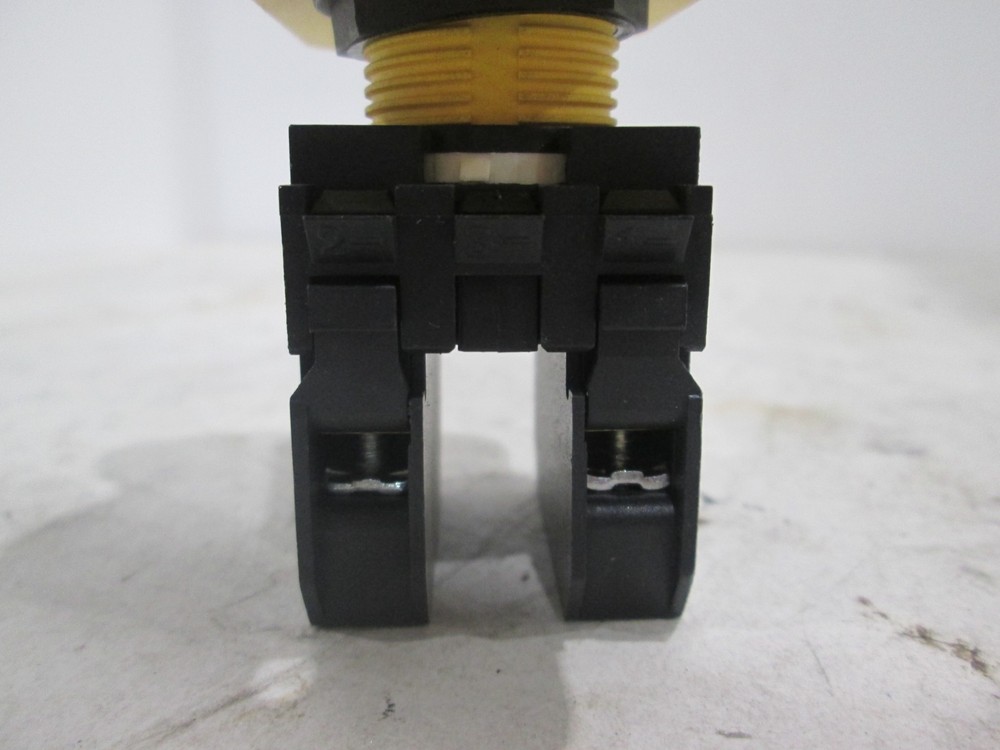 Eaton, Cutler Hammer, E22CB1E, Red Push Button Release Switch, Used