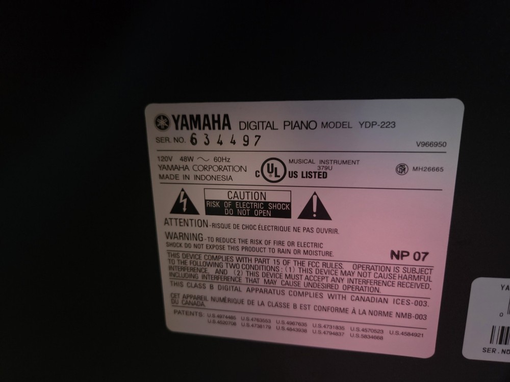 Yamaha YDP 223 Digital Piano