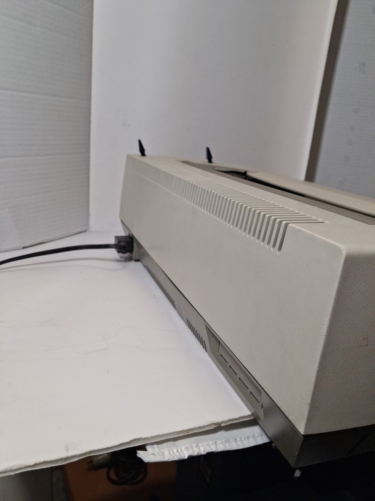 IBM Personal Wheelwriter 2 Electronic Typewriter - Works Great!