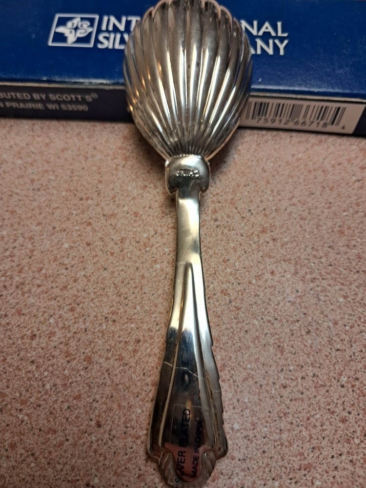 International Silver Plated Serving Spoon PINEAPPLE Design 5 3/4" New Vintage
