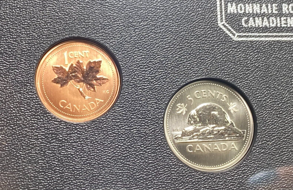 2002 ROYAL CANADIAN MINT SPECIMEN SET UNCIRCULATED MINT SET